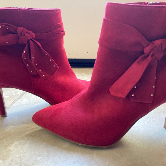 Torrid 8W Red Pointed Toe Bootie - Picture 1 of 6
